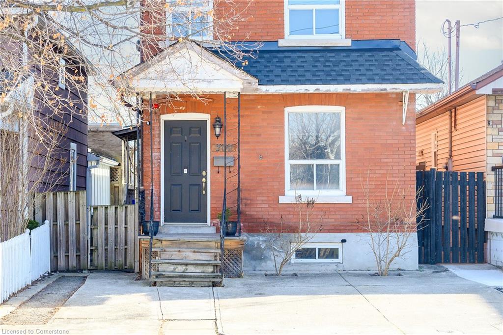 200 Kensington Avenue N Property Photo 4