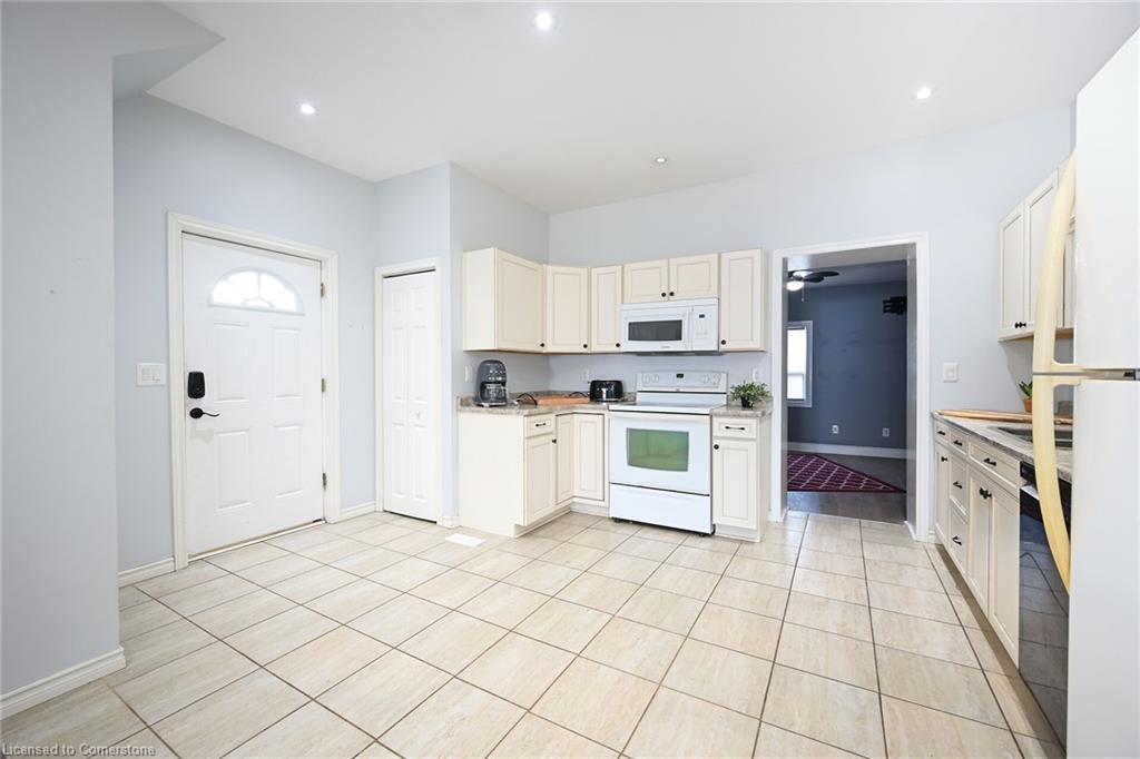 200 Kensington Avenue N Property Photo 6