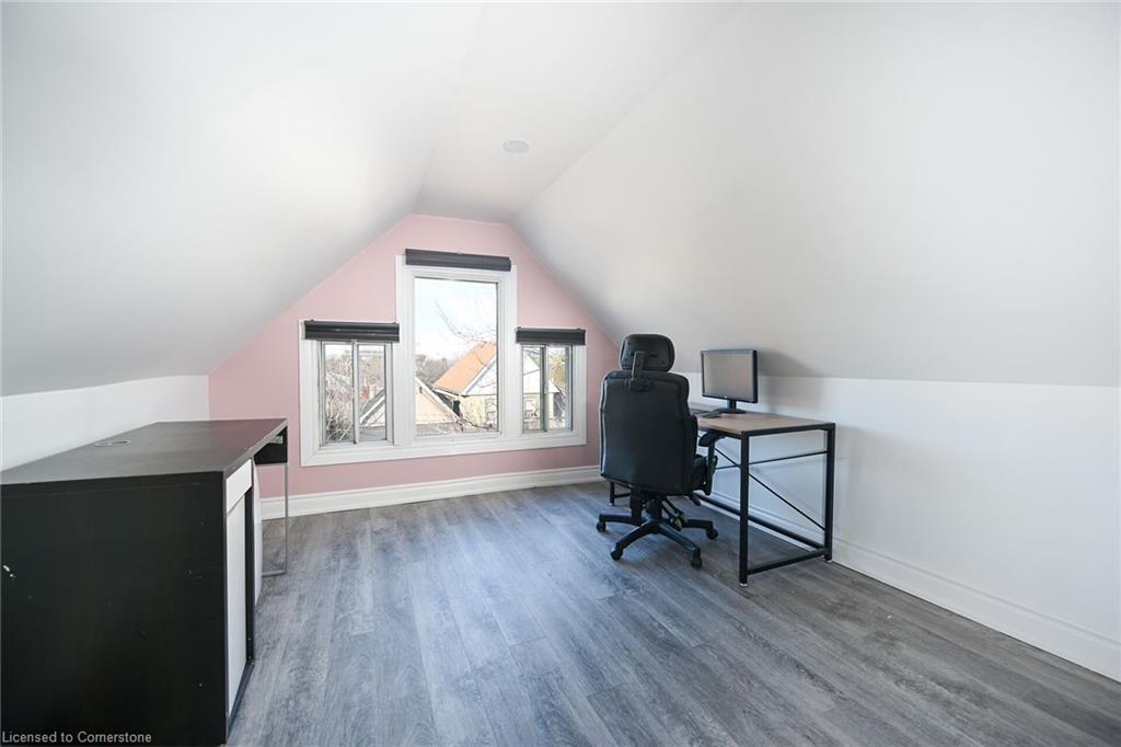 200 Kensington Avenue N Property Photo 28