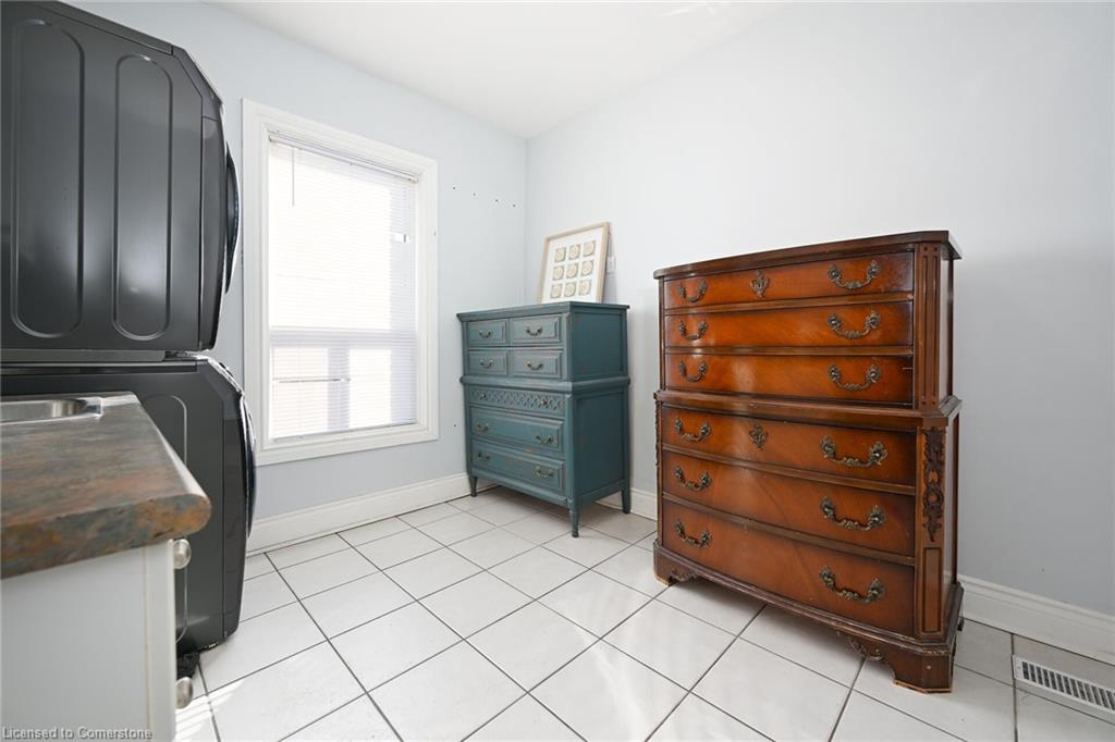 200 Kensington Avenue N Property Photo 31