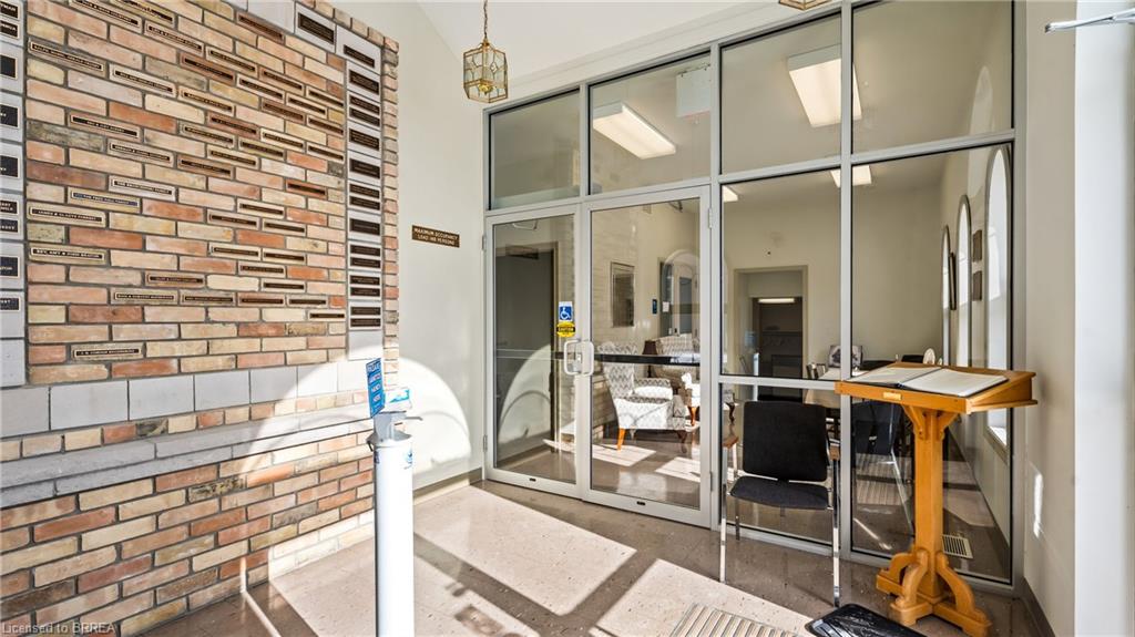 24 Elgin Street E Property Photo 17