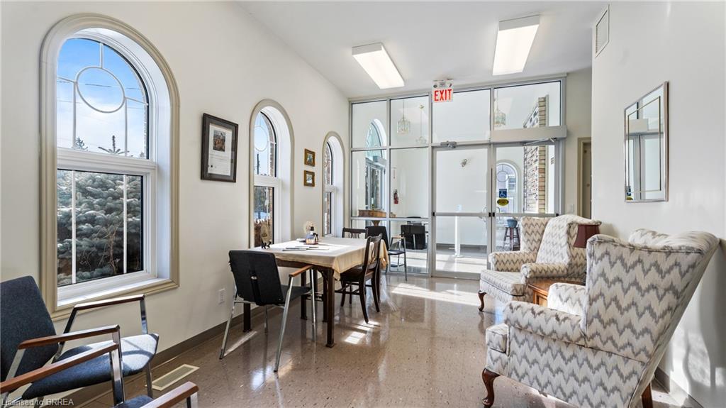 24 Elgin Street E Property Photo 19