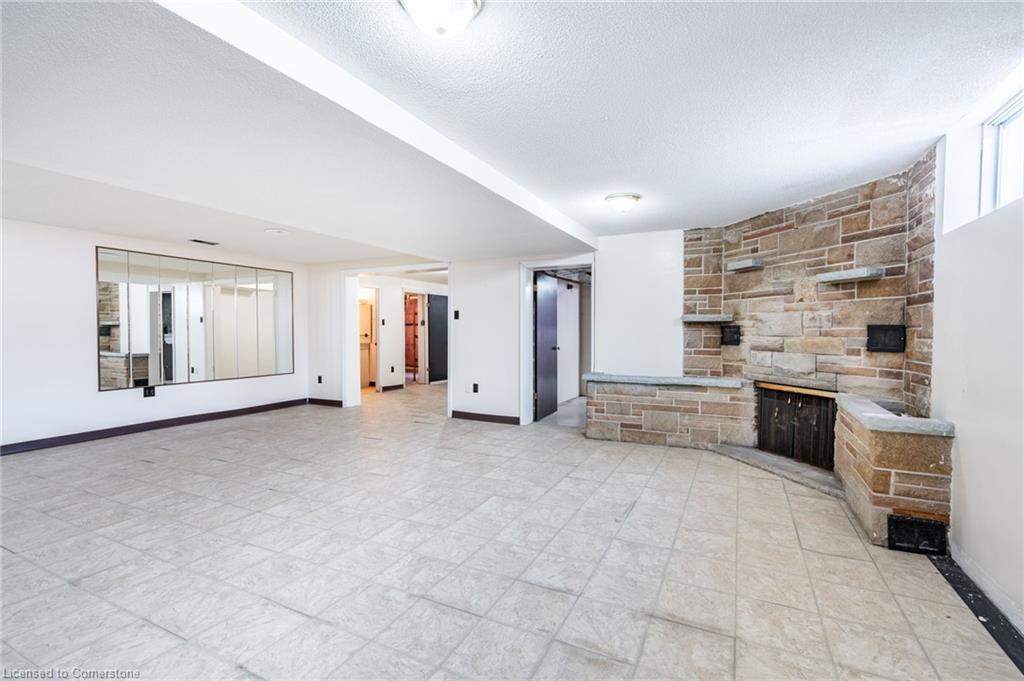 209 Nash Road N Property Photo 25