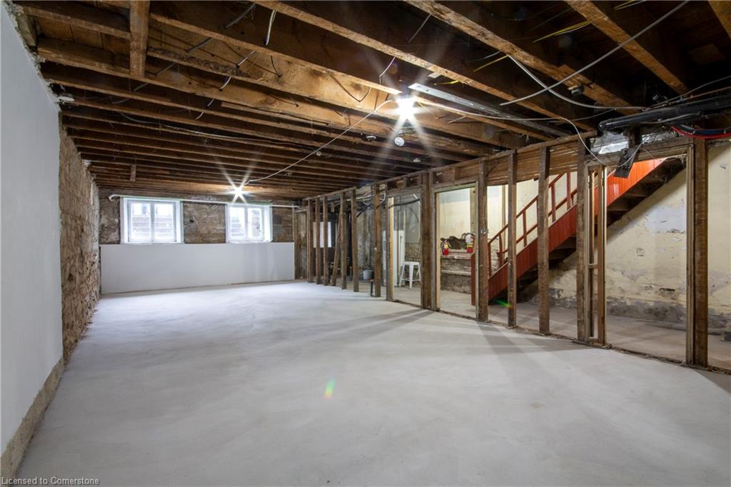 148 James Street S Property Photo 8