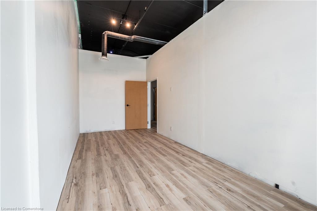 A106-1042 Garner Road W Property Photo 6