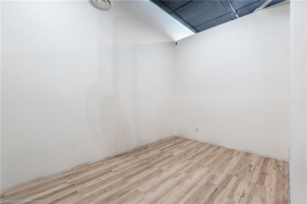 A106-1042 Garner Road W Property Photo 9