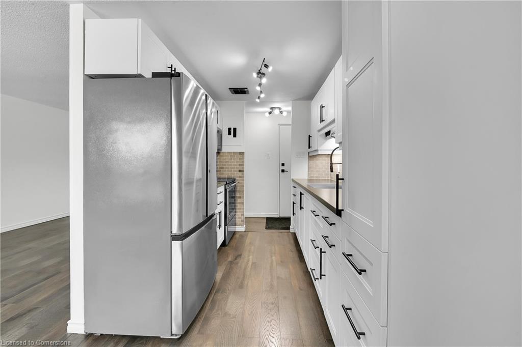 115-30 Avalon Place Property Photo 6