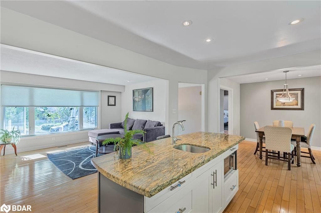 12 Roslyn Road Property Photo 11