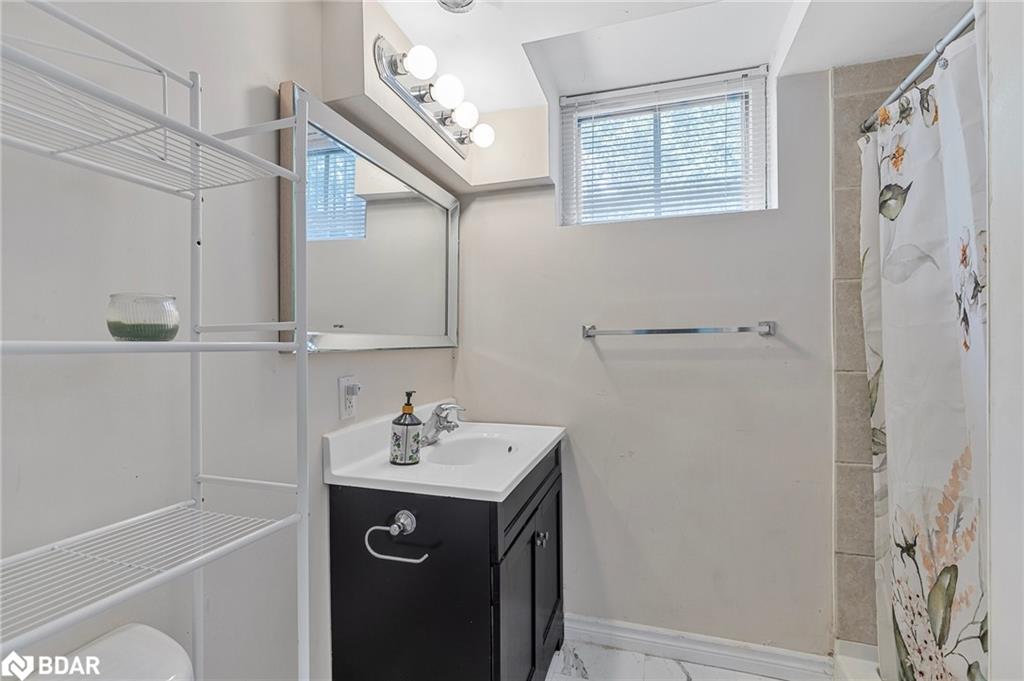 12 Roslyn Road Property Photo 19
