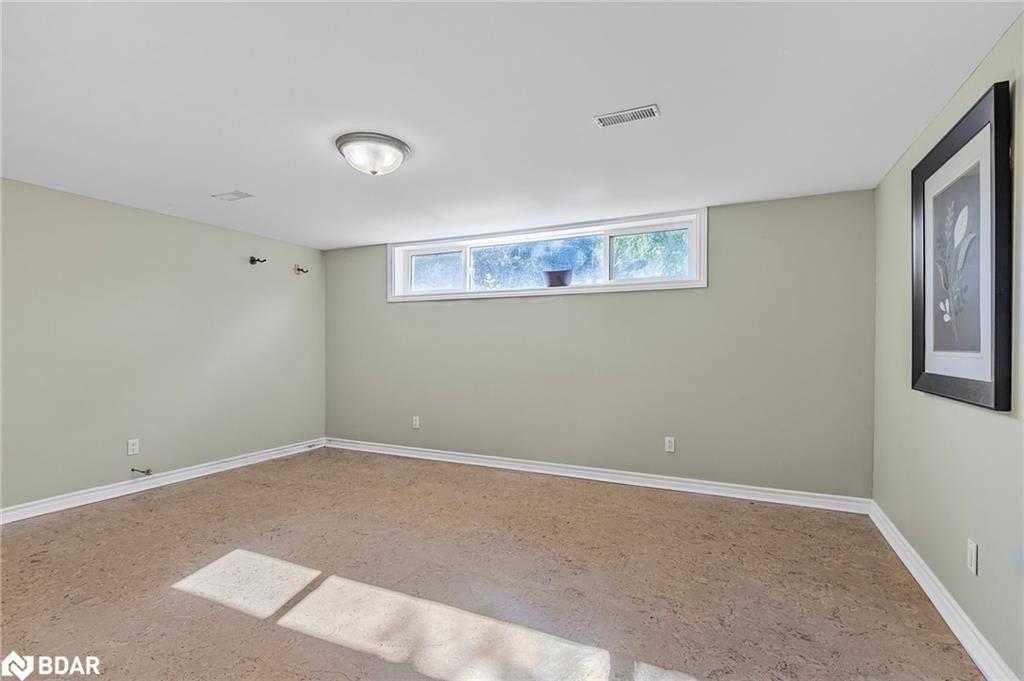 12 Roslyn Road Property Photo 23