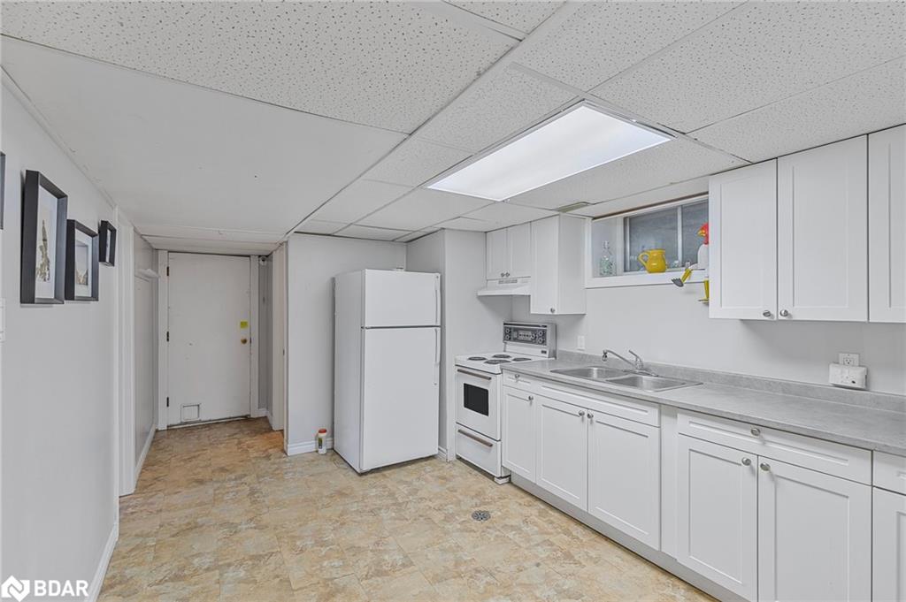 12 Roslyn Road Property Photo 25
