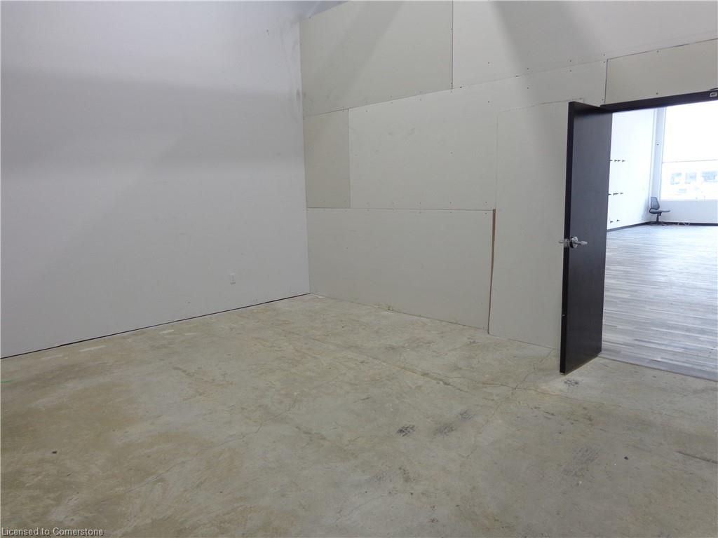 D6-580 Hespeler Road Property Photo 8