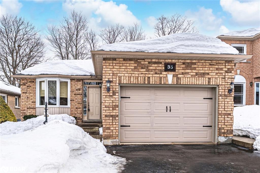 35 Nicholson Drive Property Photo