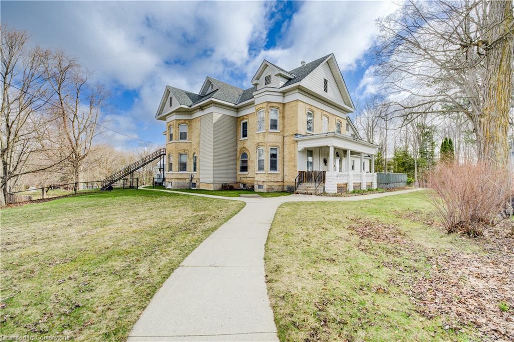 98 3rd Street SE