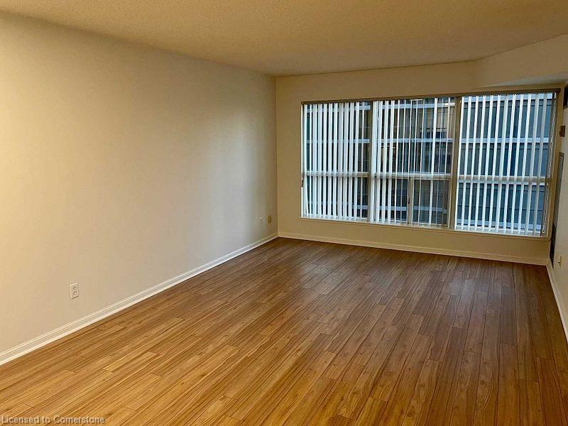 704-7 Carlton Street Property Photo 7
