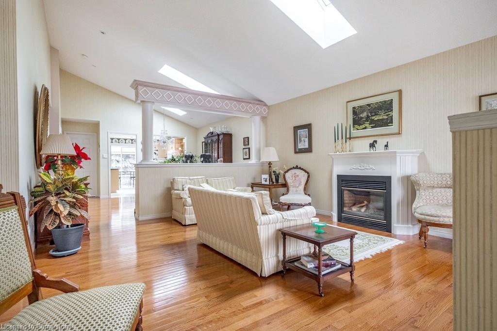 60 Redfern Avenue Property Photo 5