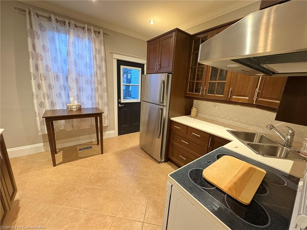 691 Wilson Street Property Photo 11