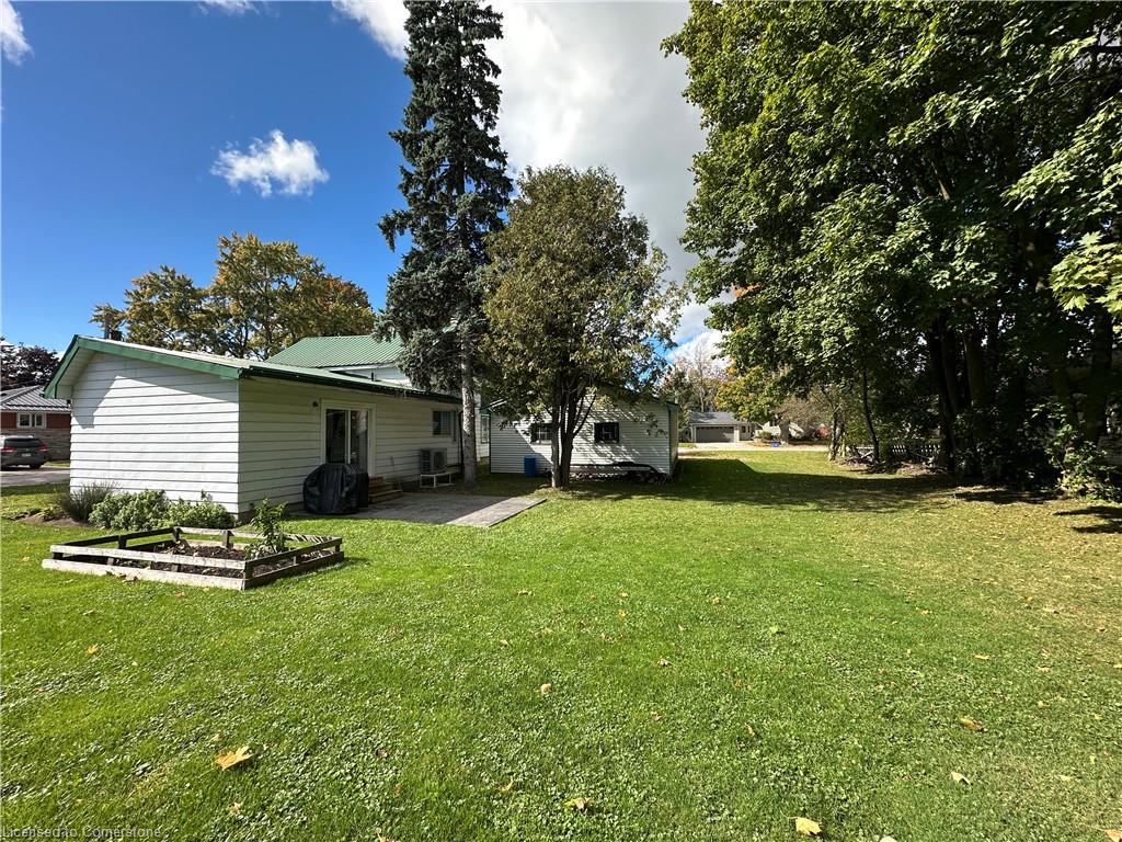 570 Lowe Street Property Photo 8