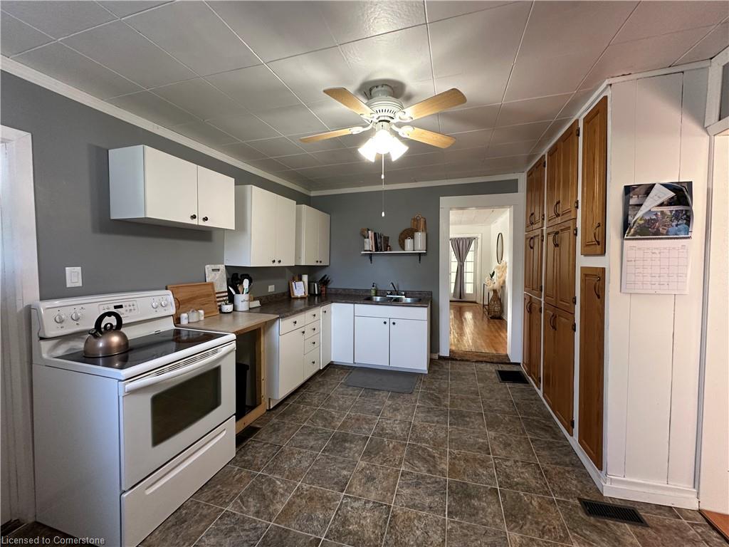 570 Lowe Street Property Photo 19