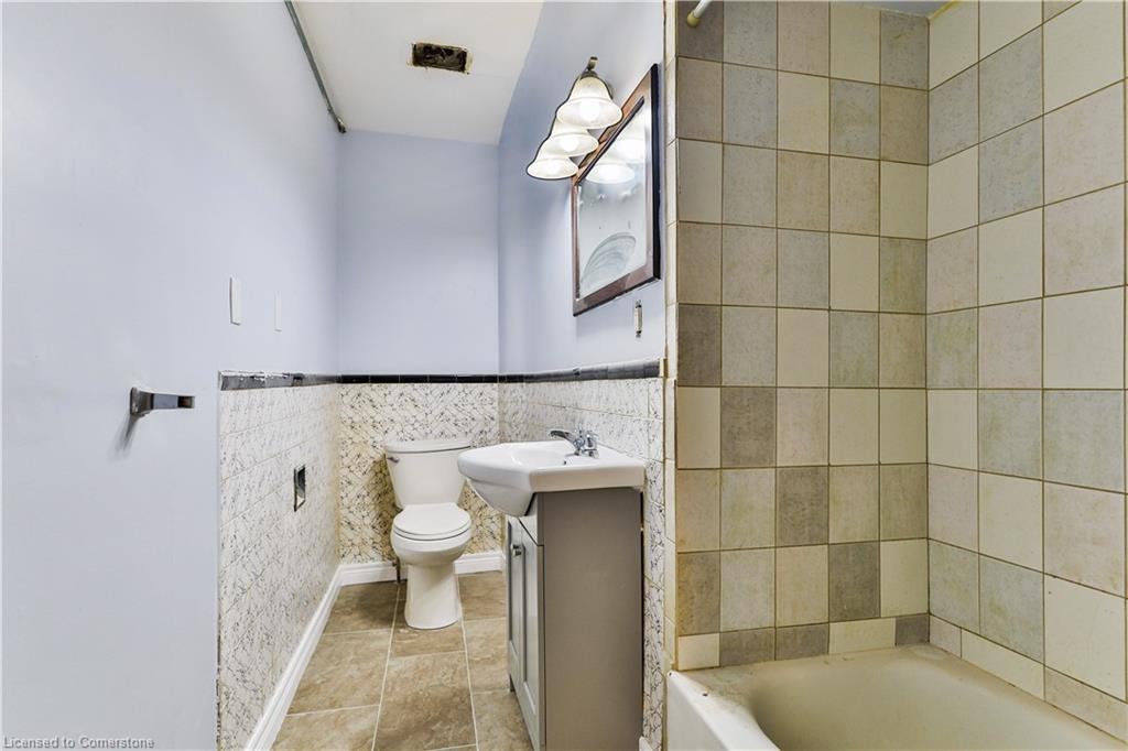 1256 King Street E Property Photo 14