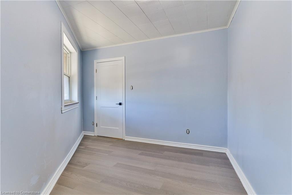 1256 King Street E Property Photo 15