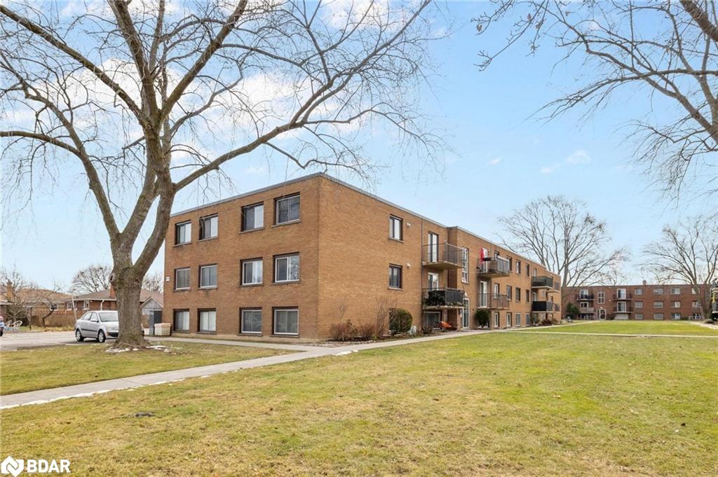 35-454 Carlton Street Property Photo