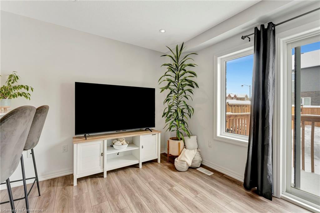 48 Bawcutt Crescent Property Photo 17