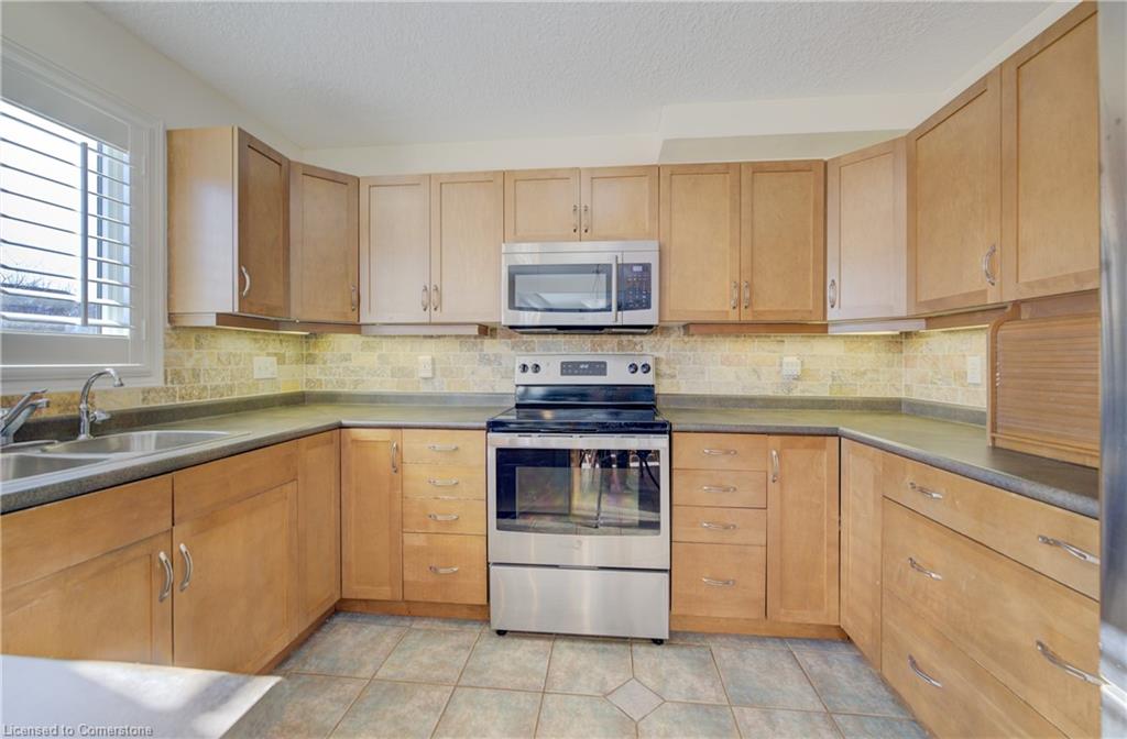 37 Grey Oak Drive Property Photo 13
