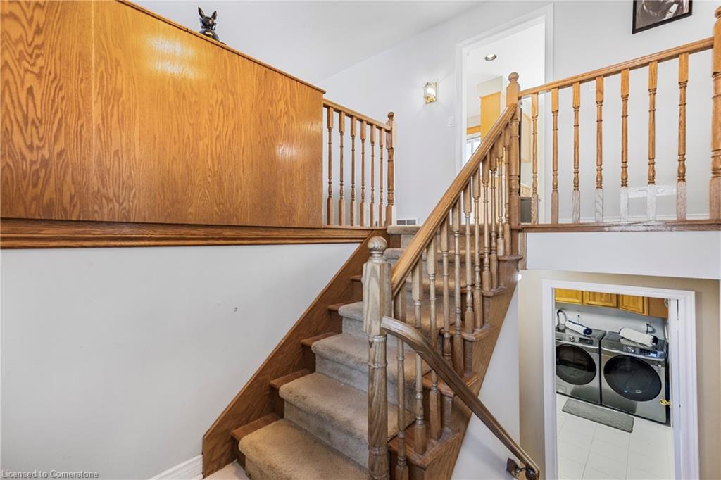 231 Freelton Road Property Photo 4
