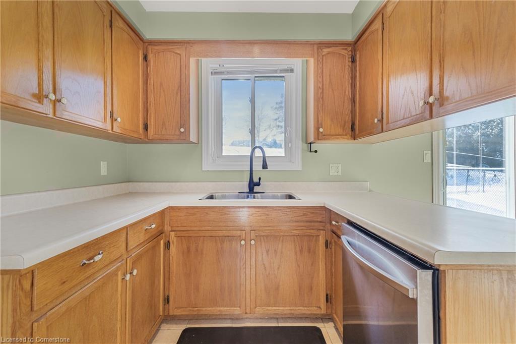 231 Freelton Road Property Photo 12