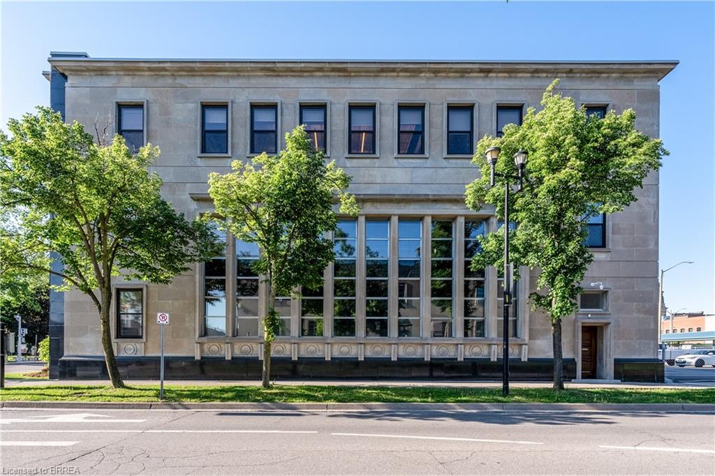 84 Market Street Property Photo 6