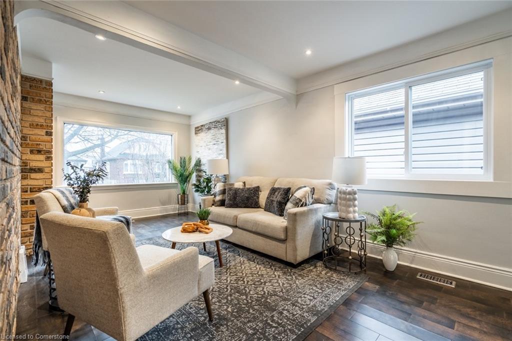 149 Weir Street N Property Photo 15