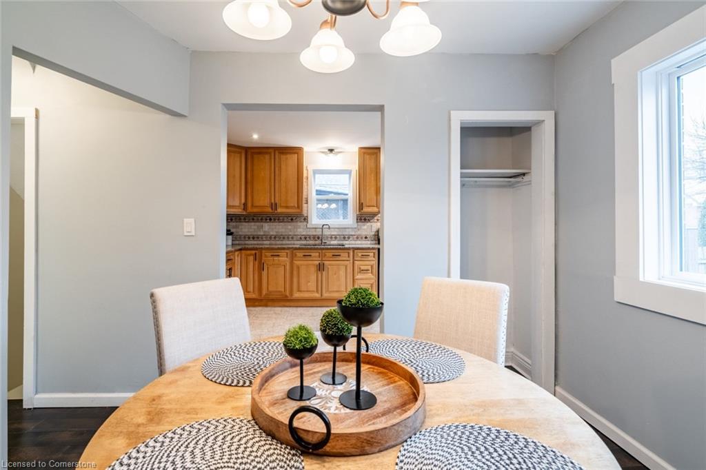 149 Weir Street N Property Photo 20