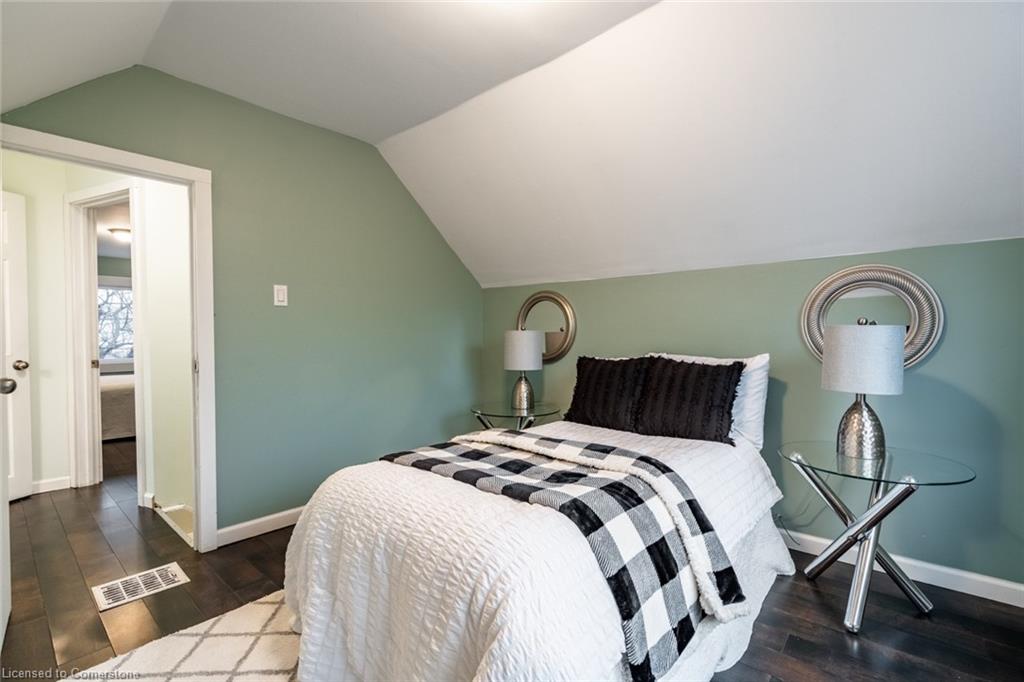 149 Weir Street N Property Photo 25