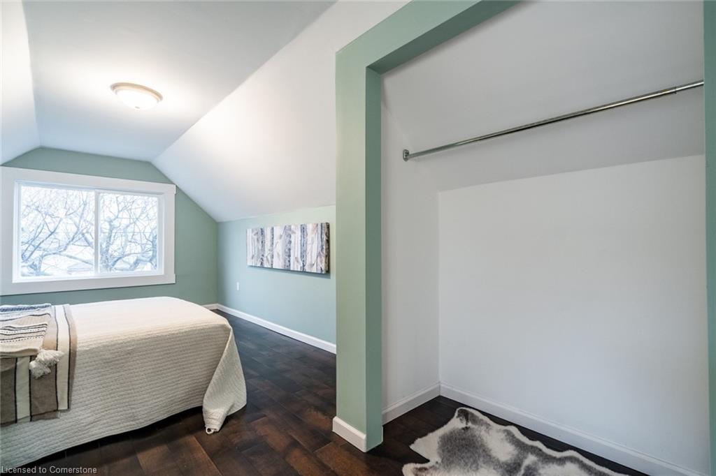 149 Weir Street N Property Photo 29