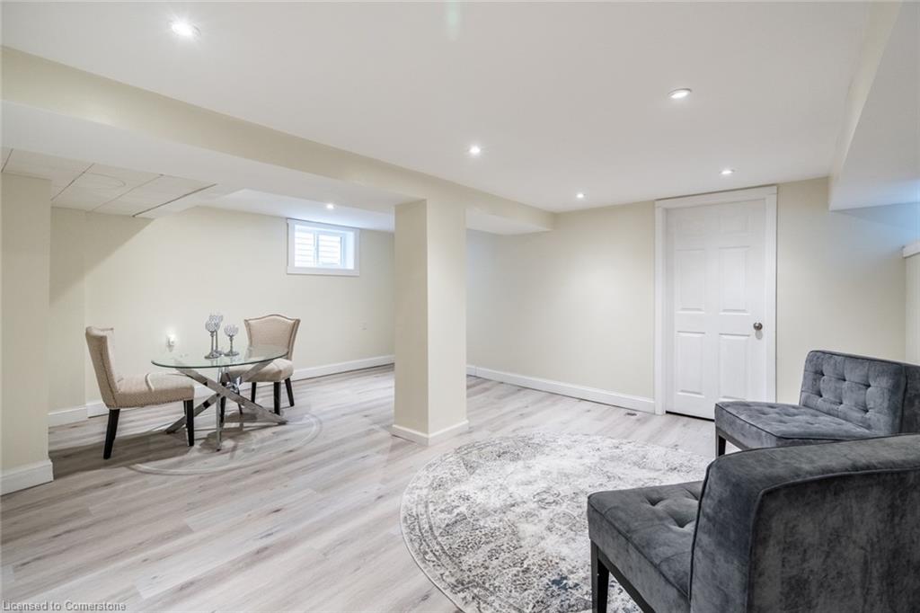 149 Weir Street N Property Photo 33