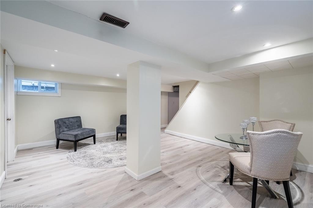 149 Weir Street N Property Photo 34