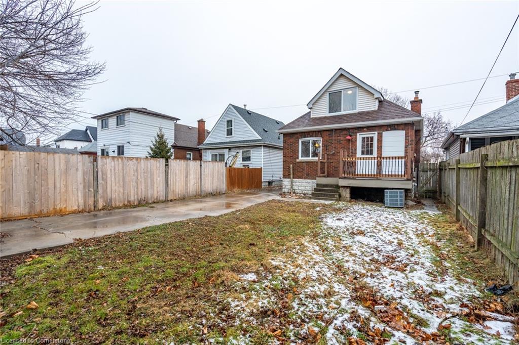 149 Weir Street N Property Photo 35