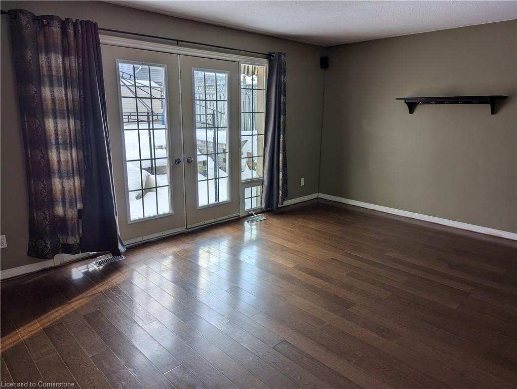 1014a Vanier Avenue Property Photo 12