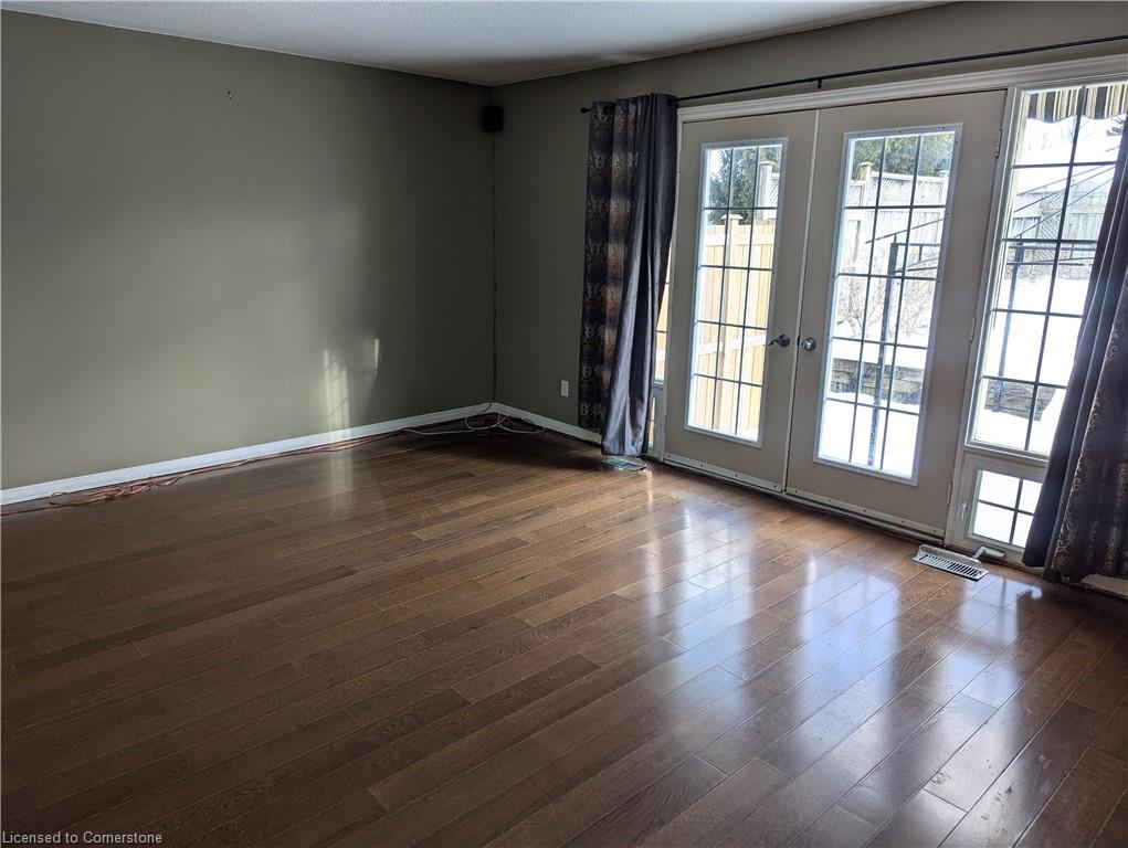 1014a Vanier Avenue Property Photo 13