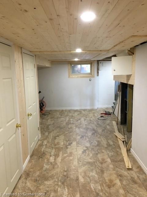 68 Queen Street S Property Photo 2