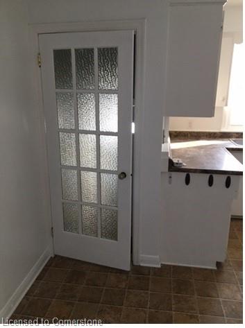 68 Queen Street S Property Photo 8