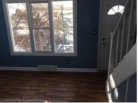 68 Queen Street S Property Photo 11