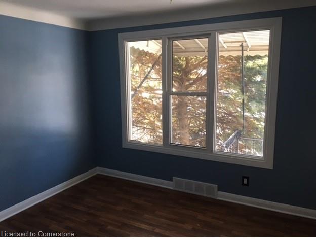 68 Queen Street S Property Photo 12