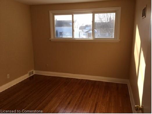 68 Queen Street S Property Photo 15