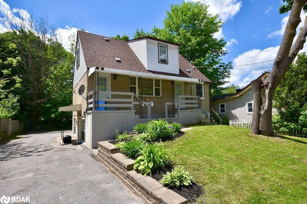 128 Berczy Street Property Photo 2