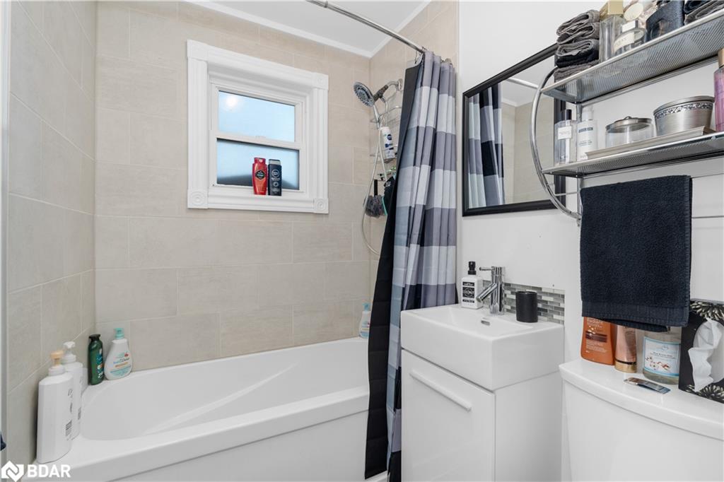 128 Berczy Street Property Photo 18