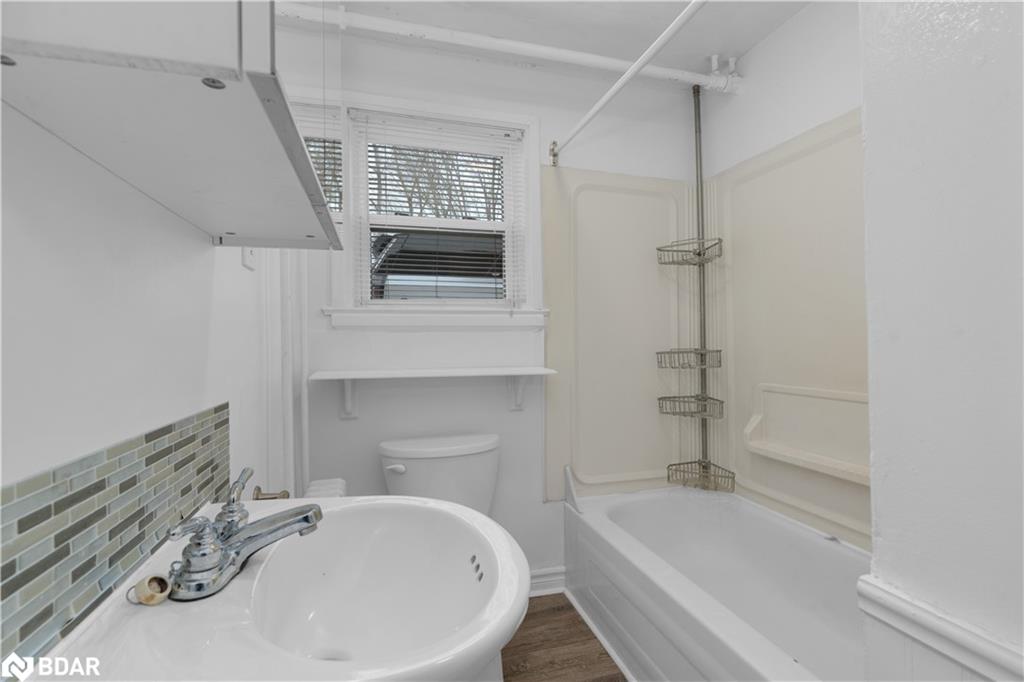 128 Berczy Street Property Photo 37