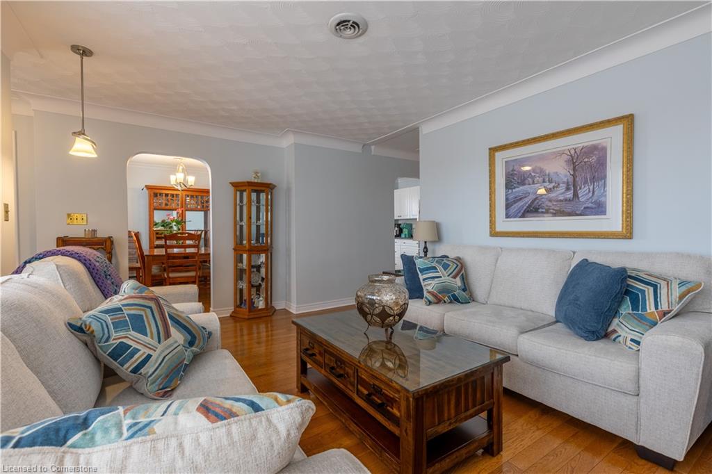 210 Johnston Street Property Photo 9
