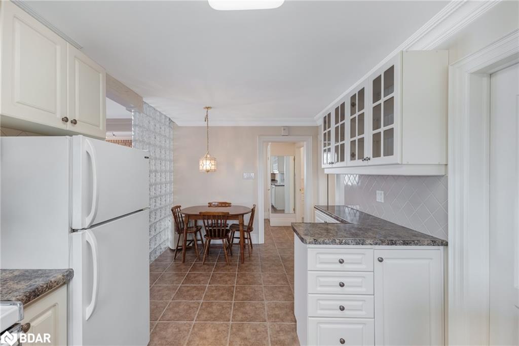 197 Cameron Crescent Property Photo 19
